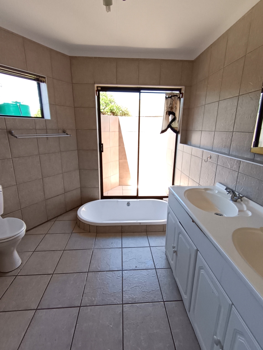 3 Bedroom Property for Sale in Noorsekloof Eastern Cape